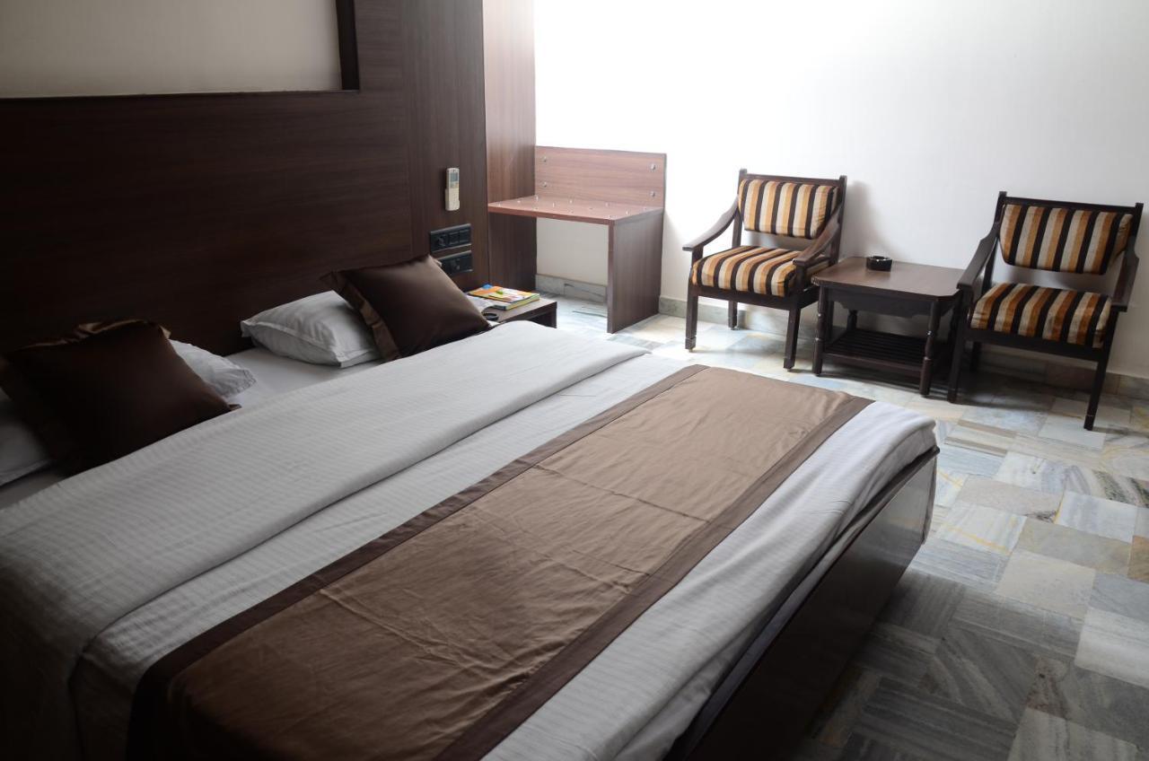 Jaya Residency Hotel Kakinada Exterior photo